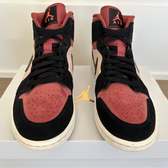 Women’s Nike Air Jordan’s Mid 1 Size 10.5 Canyon Rust - Picture 2 of 9